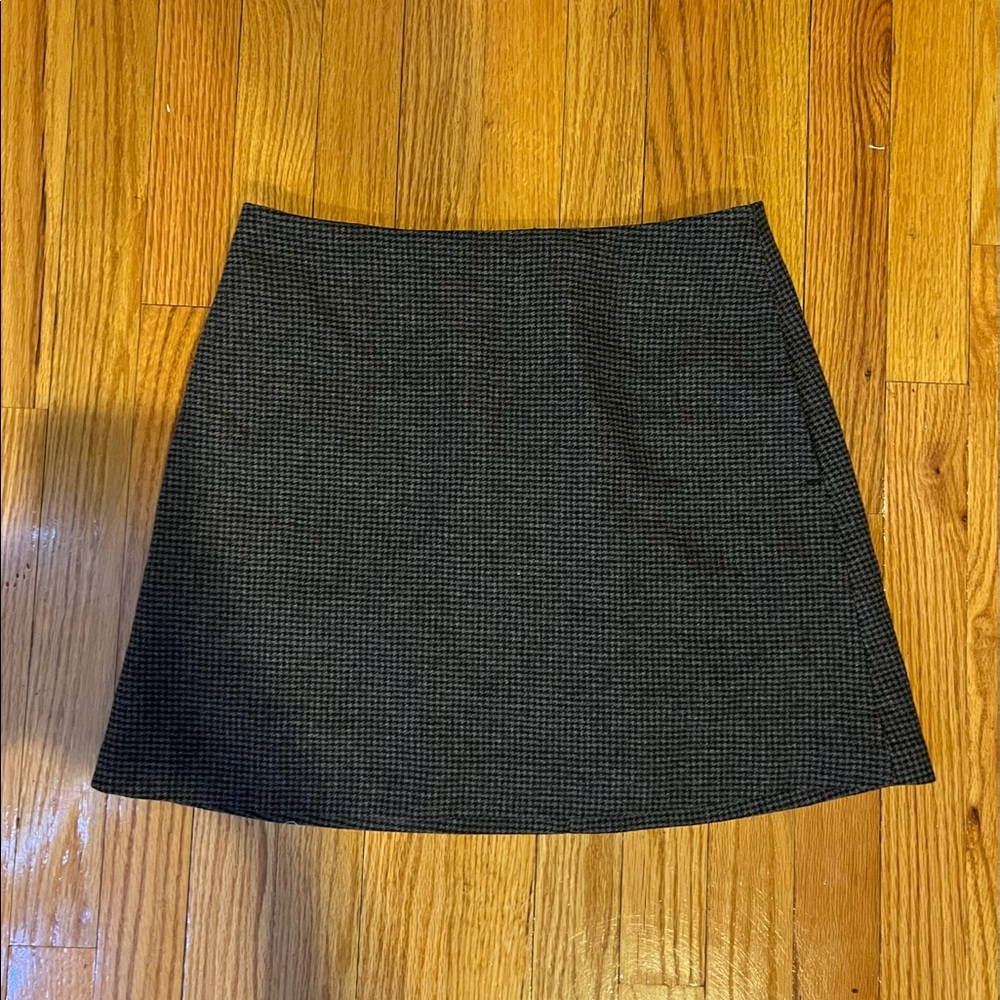 Artizia grey houndstooth aritzia skirt.